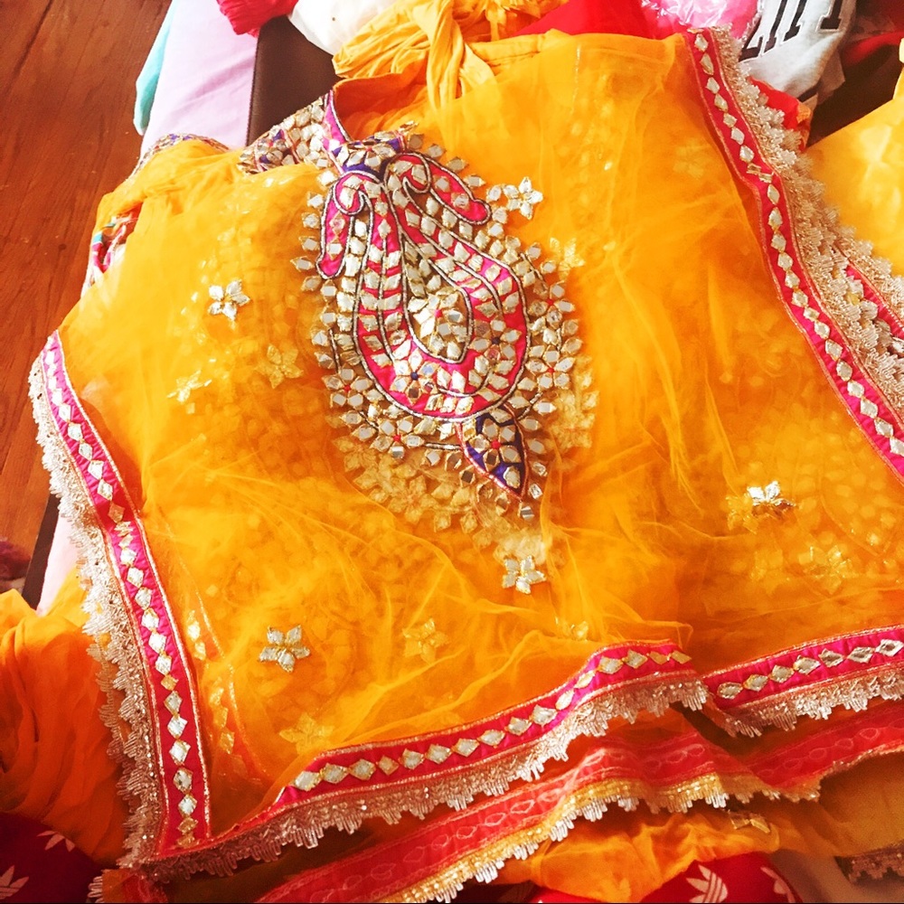Super fancy yellow Salwar Kameez - Picture 4 of 6